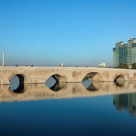 Adana Hiltonsa Hotel Exterior foto